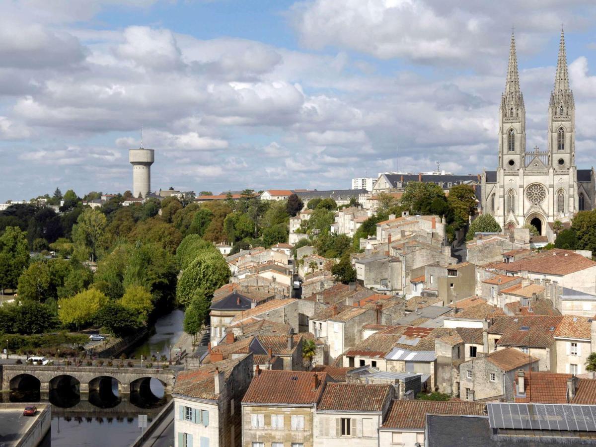 Ibis Budget Niort - La Crèche Hotel