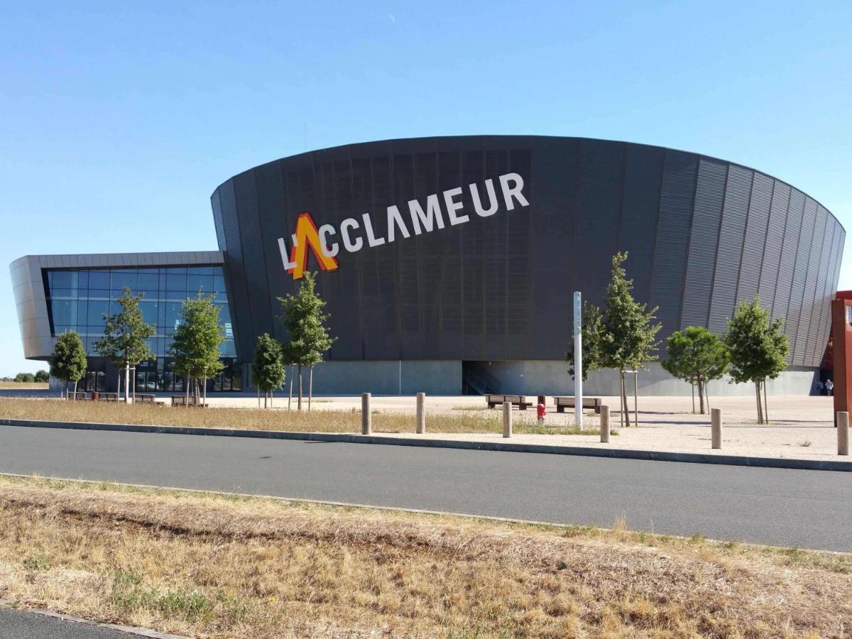 Ibis Budget Niort - La Crèche Hotel 2*